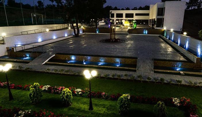 Cosmopolis Multi-Venue Aparthotel Larnaca Exterior photo