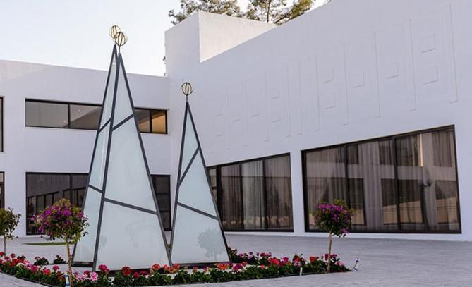 Cosmopolis Multi-Venue Aparthotel Larnaca Exterior photo