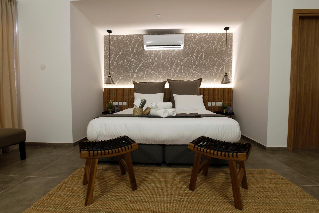 Cosmopolis Multi-Venue Aparthotel Larnaca Exterior photo