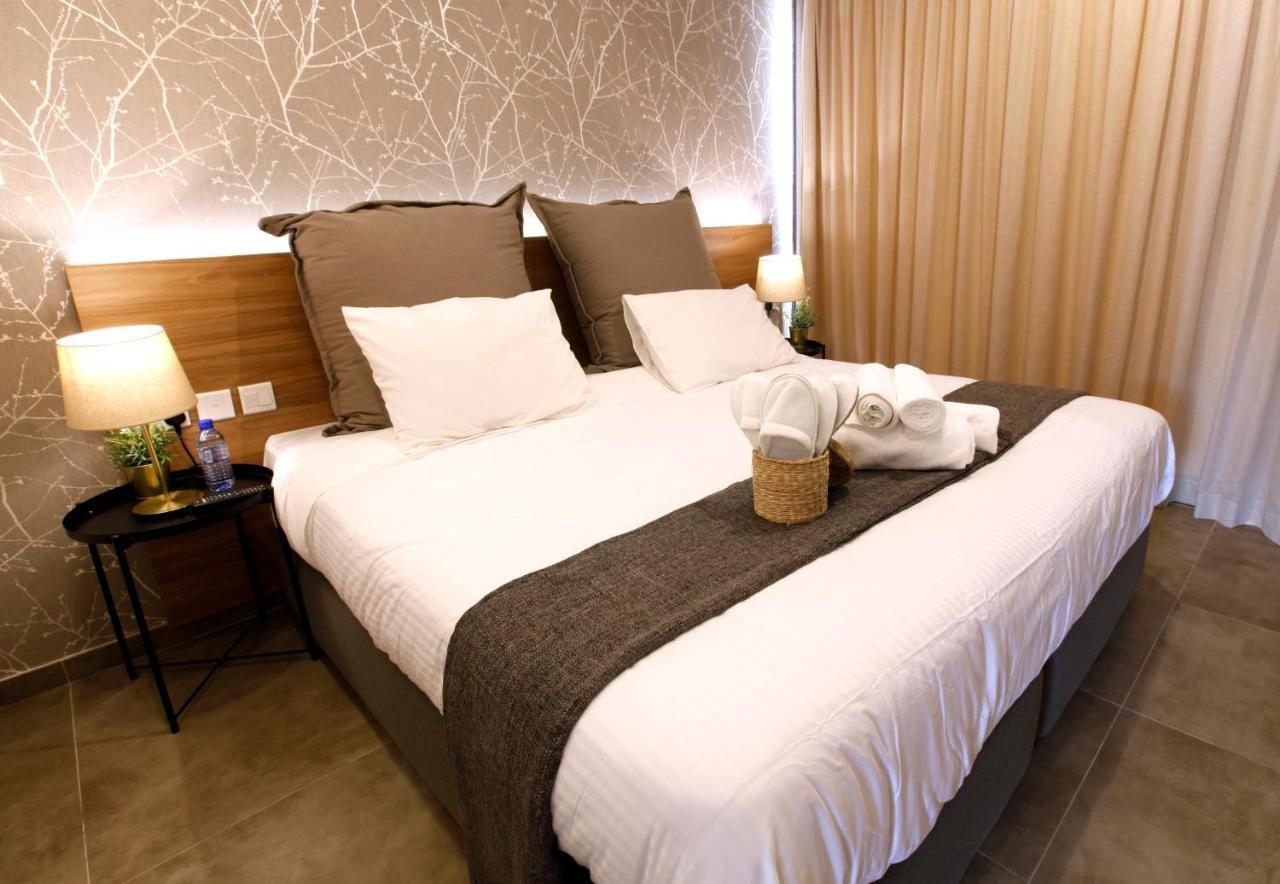 Cosmopolis Multi-Venue Aparthotel Larnaca Exterior photo