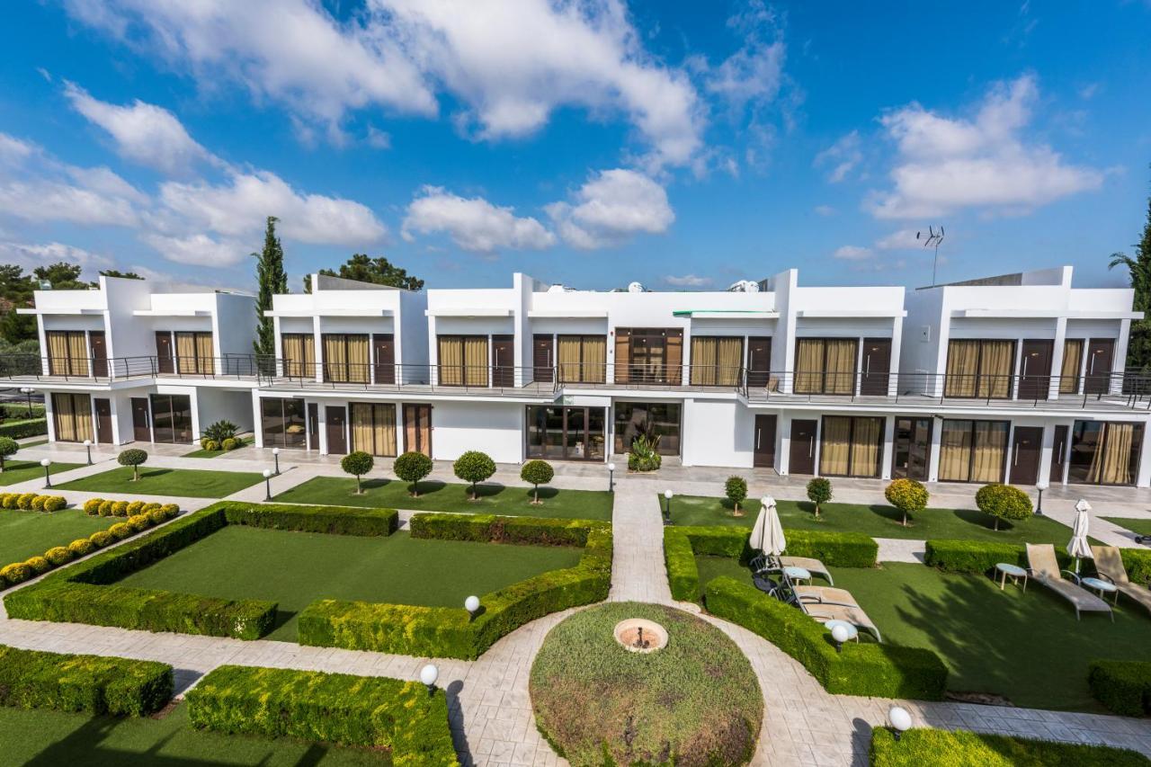 Cosmopolis Multi-Venue Aparthotel Larnaca Exterior photo